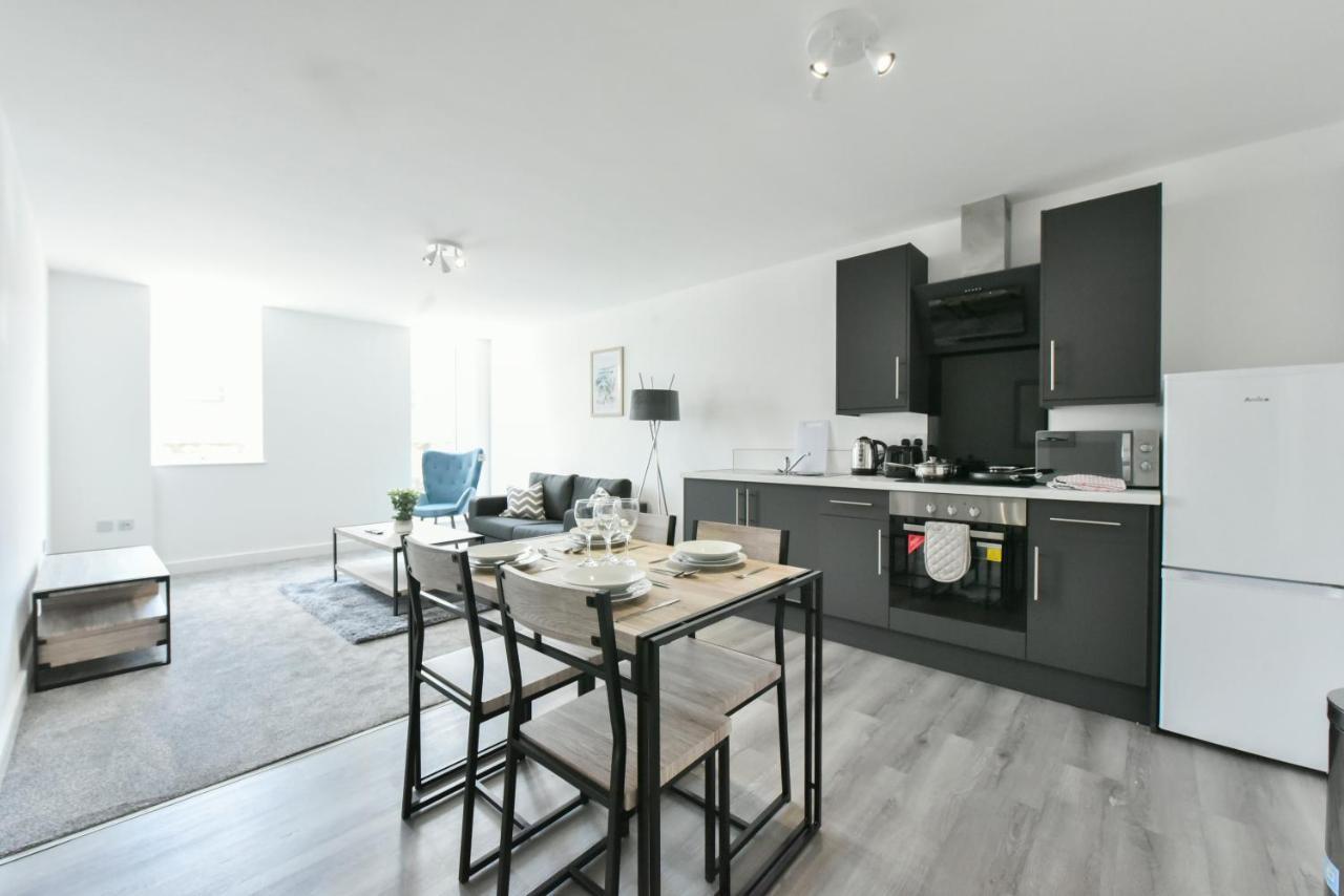The Breath Taking Cube Aparthotel Pontefract Esterno foto
