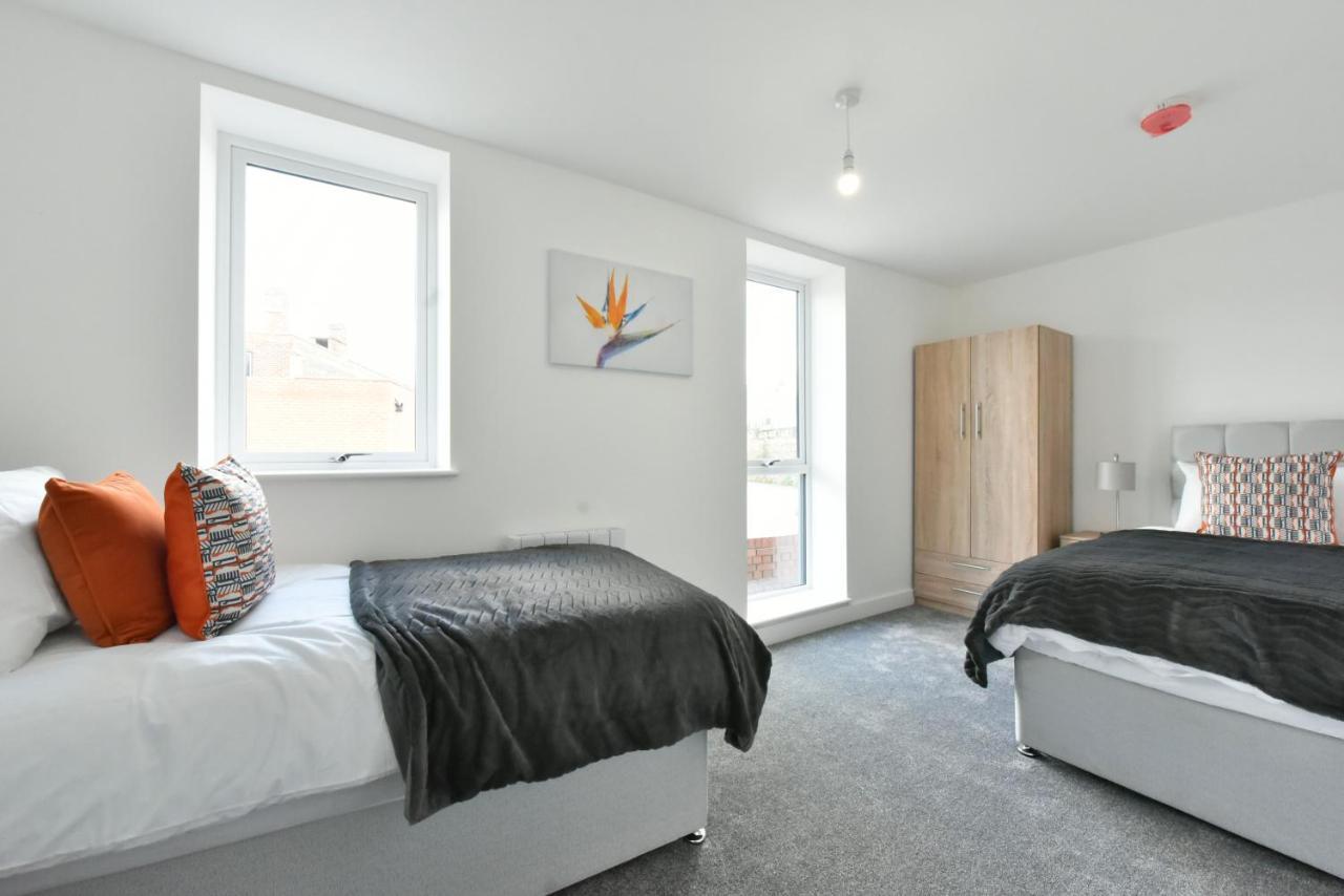 The Breath Taking Cube Aparthotel Pontefract Esterno foto