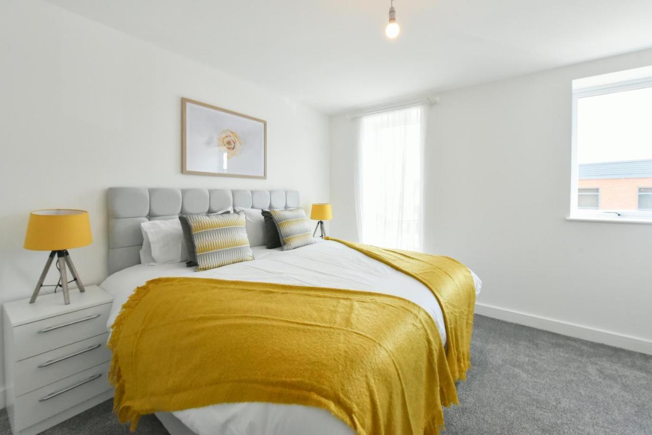 The Breath Taking Cube Aparthotel Pontefract Esterno foto