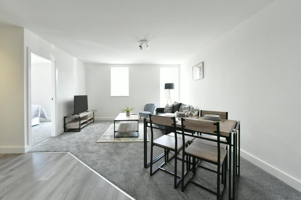 The Breath Taking Cube Aparthotel Pontefract Esterno foto